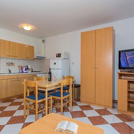 Apartments Ava Poreč Exterior foto